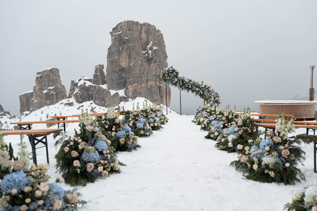 winter wedding in the dolomites